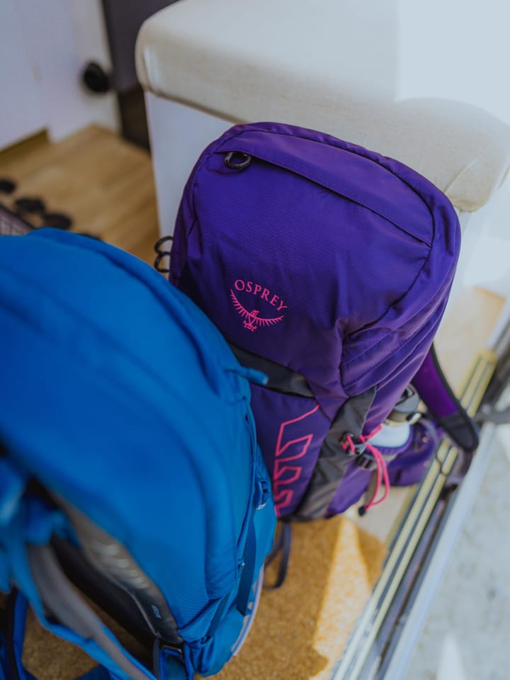 Osprey Tempest 26 Deep Fig/hotspot Pink Osprey