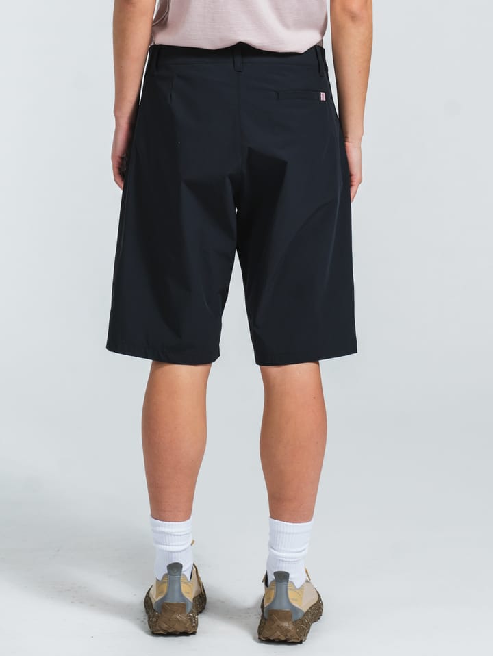 Varg Women's Lofoten Cargo Shorts Carbon Black Varg