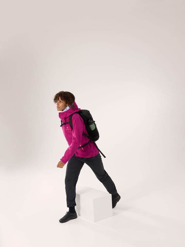 Arc'teryx Women's Beta LT Jacket Amaranthus/Edziza Arc'teryx Arc'teryx Women's Beta LT Jacket Amaranthus/Edziza Arc'teryx