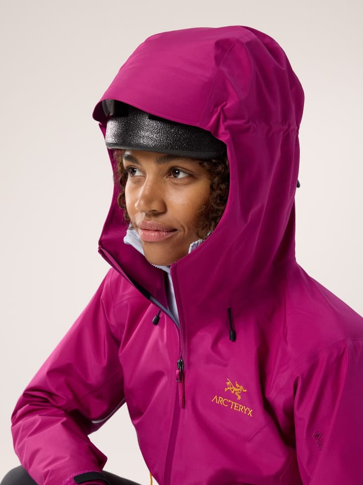 Arc'teryx Women's Beta LT Jacket Amaranthus/Edziza Arc'teryx Arc'teryx Women's Beta LT Jacket Amaranthus/Edziza Arc'teryx