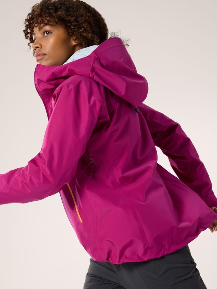 Arc'teryx Women's Beta LT Jacket Amaranthus/Edziza Arc'teryx Arc'teryx Women's Beta LT Jacket Amaranthus/Edziza Arc'teryx