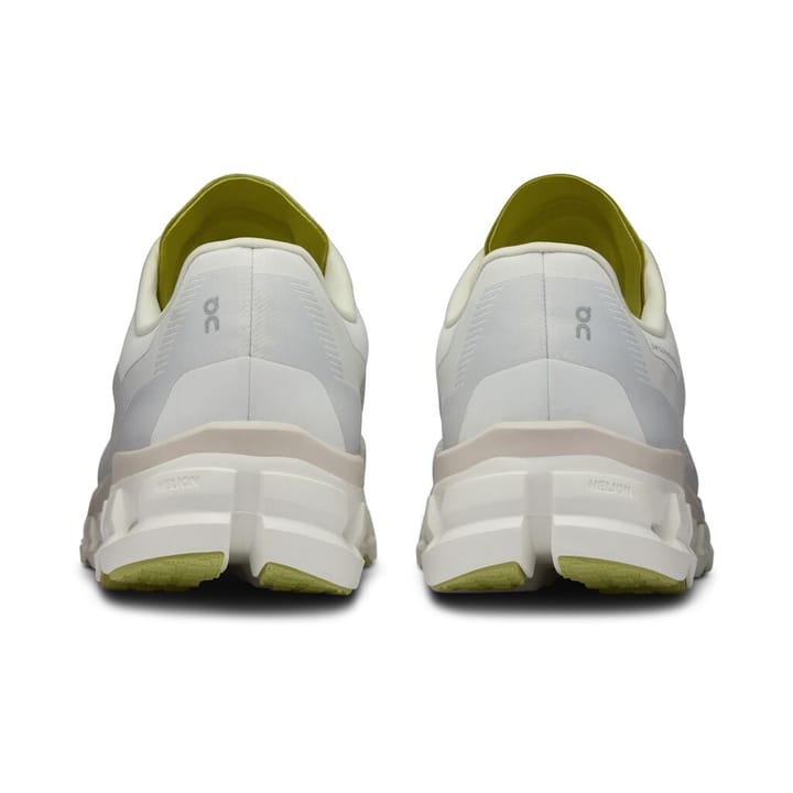 On Women's Cloudflow 4 White - Sand On On Women's Cloudflow 4 White - Sand On