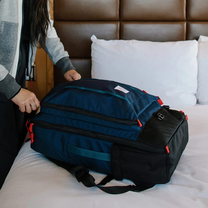 Topo Designs Topo Global Travel Bag Navy/Navy Topo Designs Topo Designs Topo Global Travel Bag Navy/Navy Topo Designs