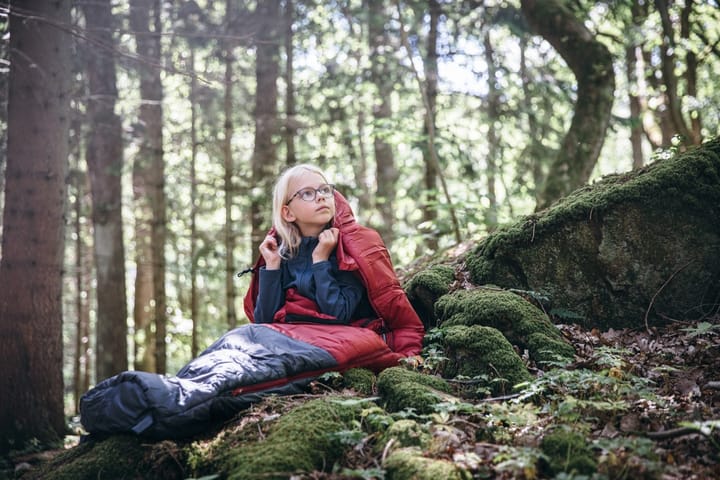 Urberg 3-Season Kid's Sleeping Bag G5 Rio Red/Asphalt One Size Urberg Urberg 3-Season Kid's Sleeping Bag G5 Rio Red/Asphalt One Size Urberg