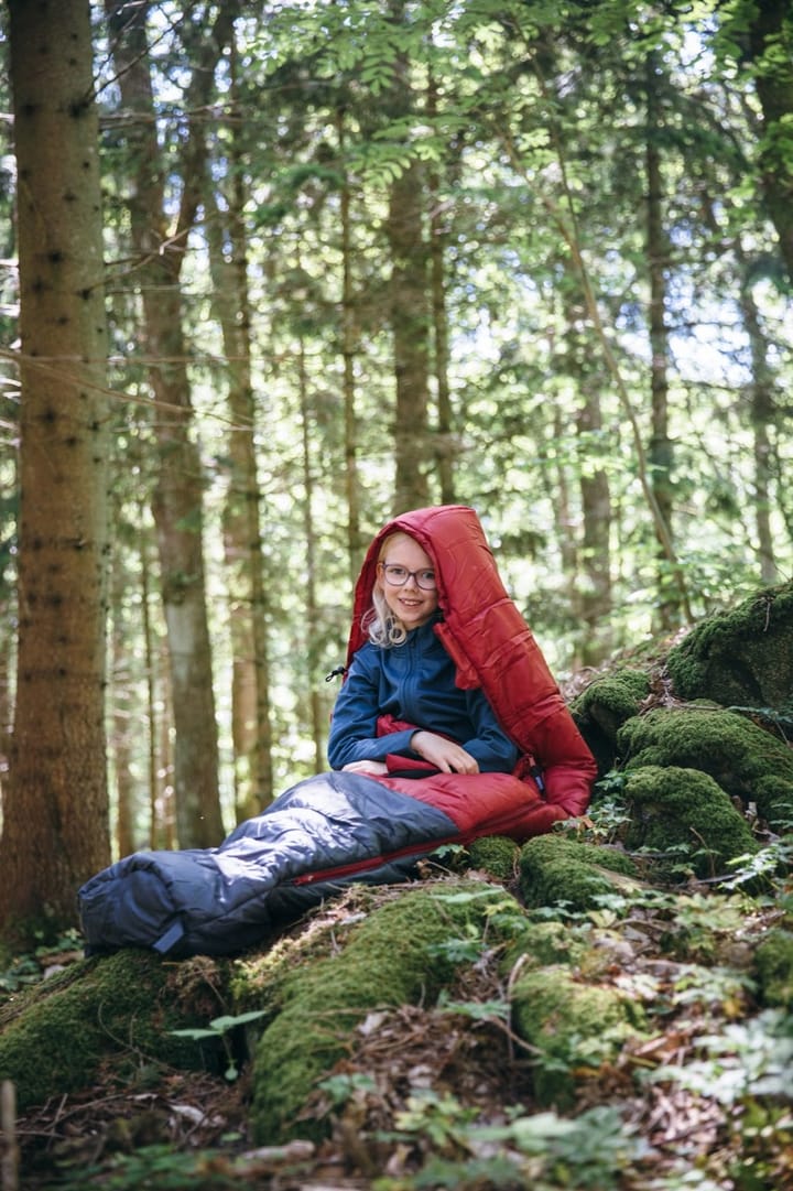 Urberg 3-Season Kid's Sleeping Bag G5 Rio Red/Asphalt One Size Urberg Urberg 3-Season Kid's Sleeping Bag G5 Rio Red/Asphalt One Size Urberg