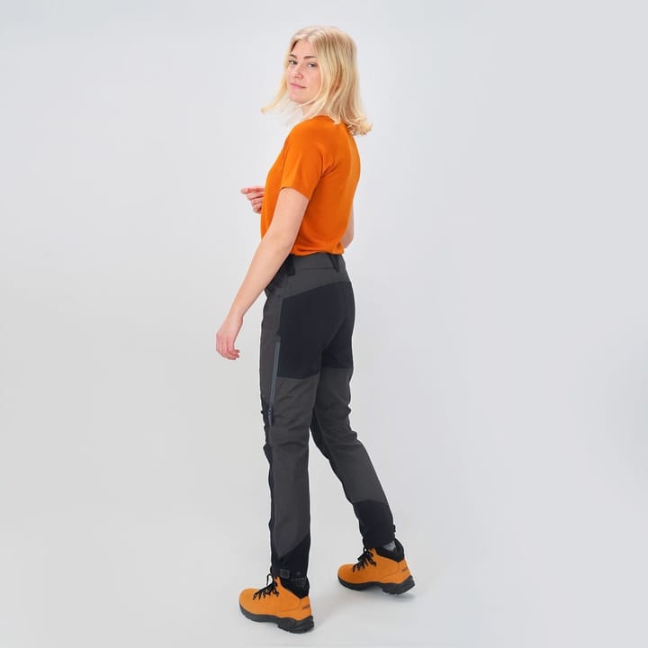 Urberg Women's Bjørndalen Hiking Pants Black Iris Urberg Urberg Women's Bjørndalen Hiking Pants Black Iris Urberg