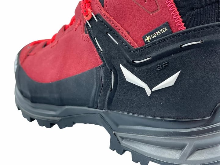 Salewa Women's Mountain Trainer 2 Mid Gore-Tex Boot Bungee Cord/Black Salewa Salewa Women's Mountain Trainer 2 Mid Gore-Tex Boot Bungee Cord/Black Salewa