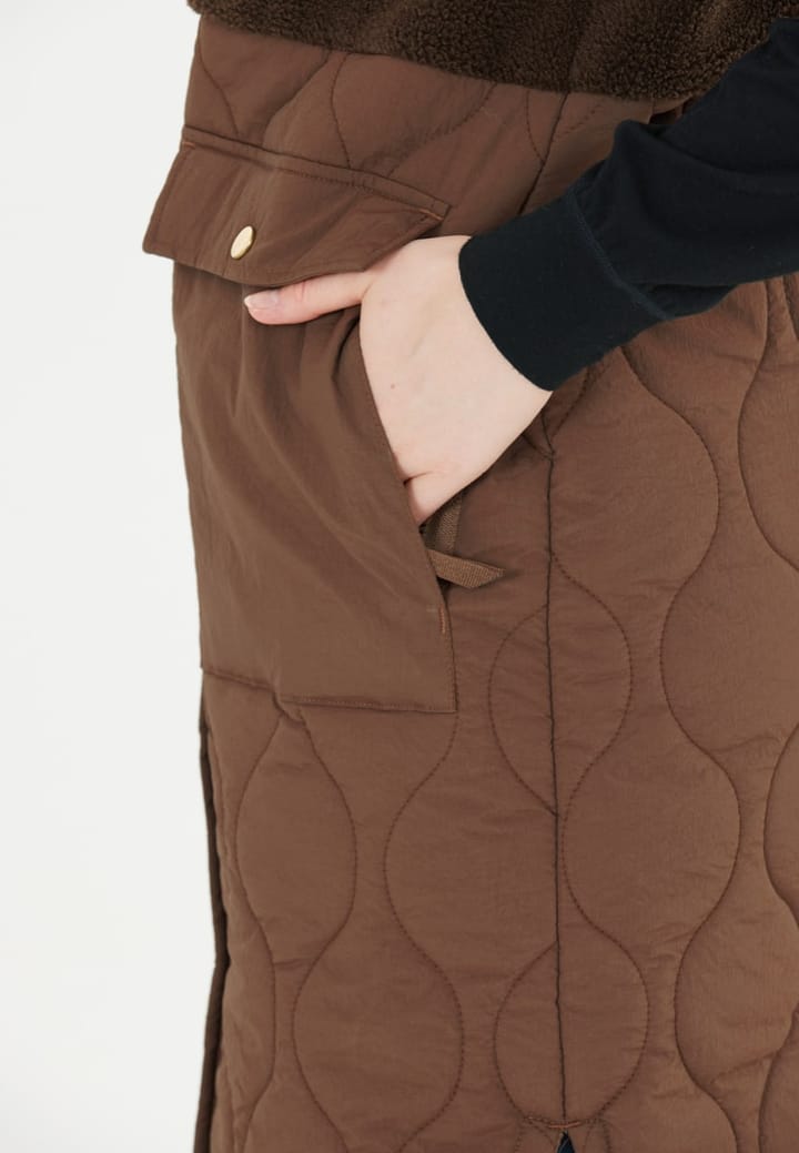 Weather Report Hollie W Long Quilted Vest Pinecone Weather Report