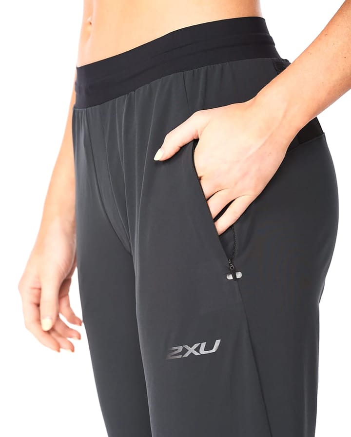 Women's Light Speed Jogger Black/Black Reflective 2XU