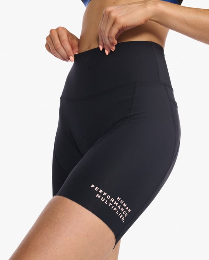 2XU Aero 7 Inch Tri Short Black/Peach Whip 2XU 2XU Aero 7 Inch Tri Short Black/Peach Whip 2XU