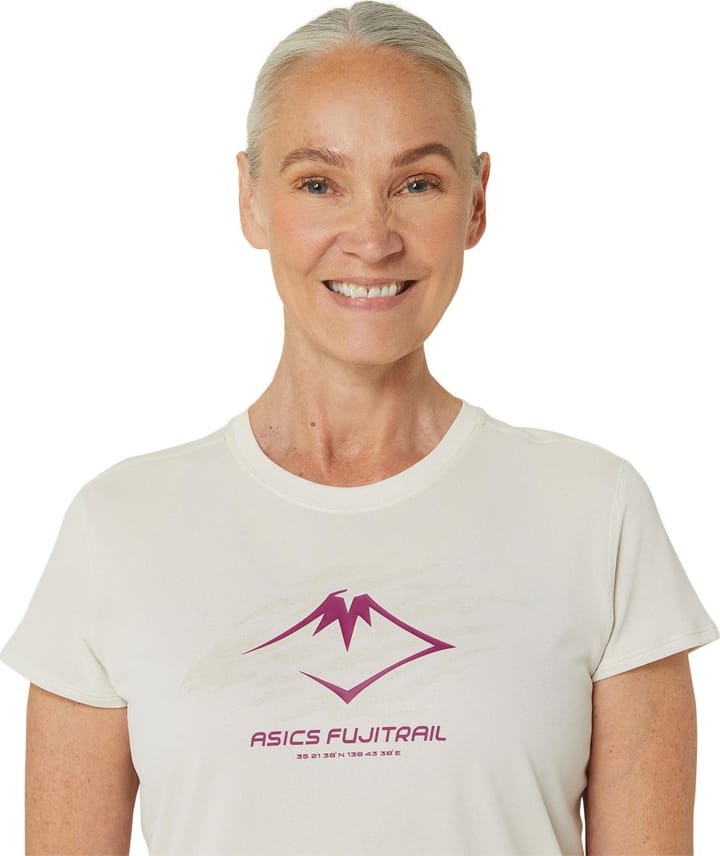 Asics Women's Fujitrail Logo SS Top Birch Asics