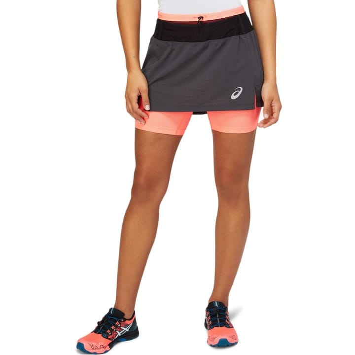 Asics Women's Fujitrail Skort Graphite Grey/Blazing Coral Asics Asics Women's Fujitrail Skort Graphite Grey/Blazing Coral Asics