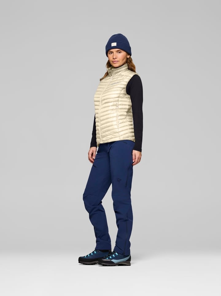 Norrøna Women's Trollveggen Superlight Down Vest Whisper White Norrøna