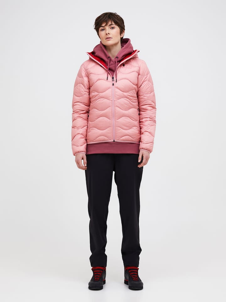 Peak Performance Women's Helium Down Hood Jacket Warm Blush Peak Performance