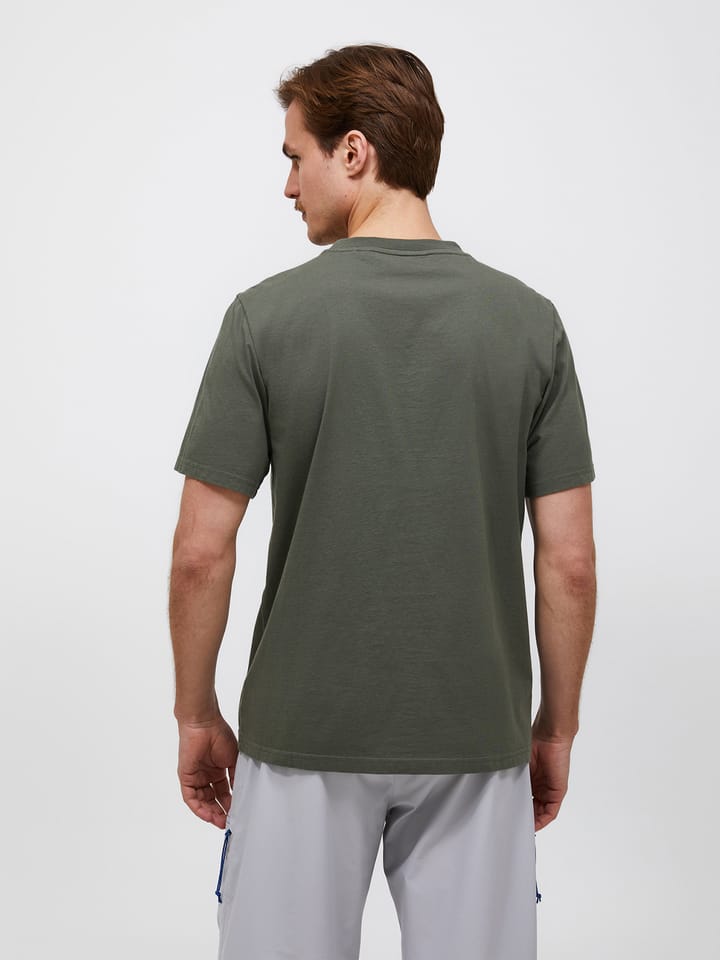 Peak Performance Men's Original Small Logo Tee Pine Needle Peak Performance