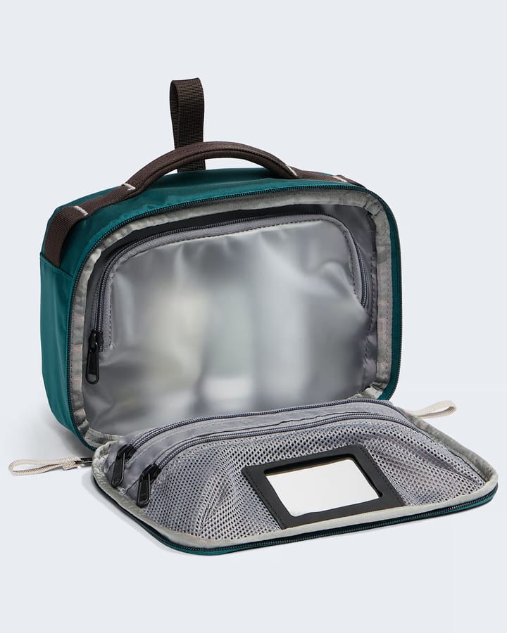 The North Face Base Camp Voyager Dopp Kit Dark Chestnut/garnet The North Face