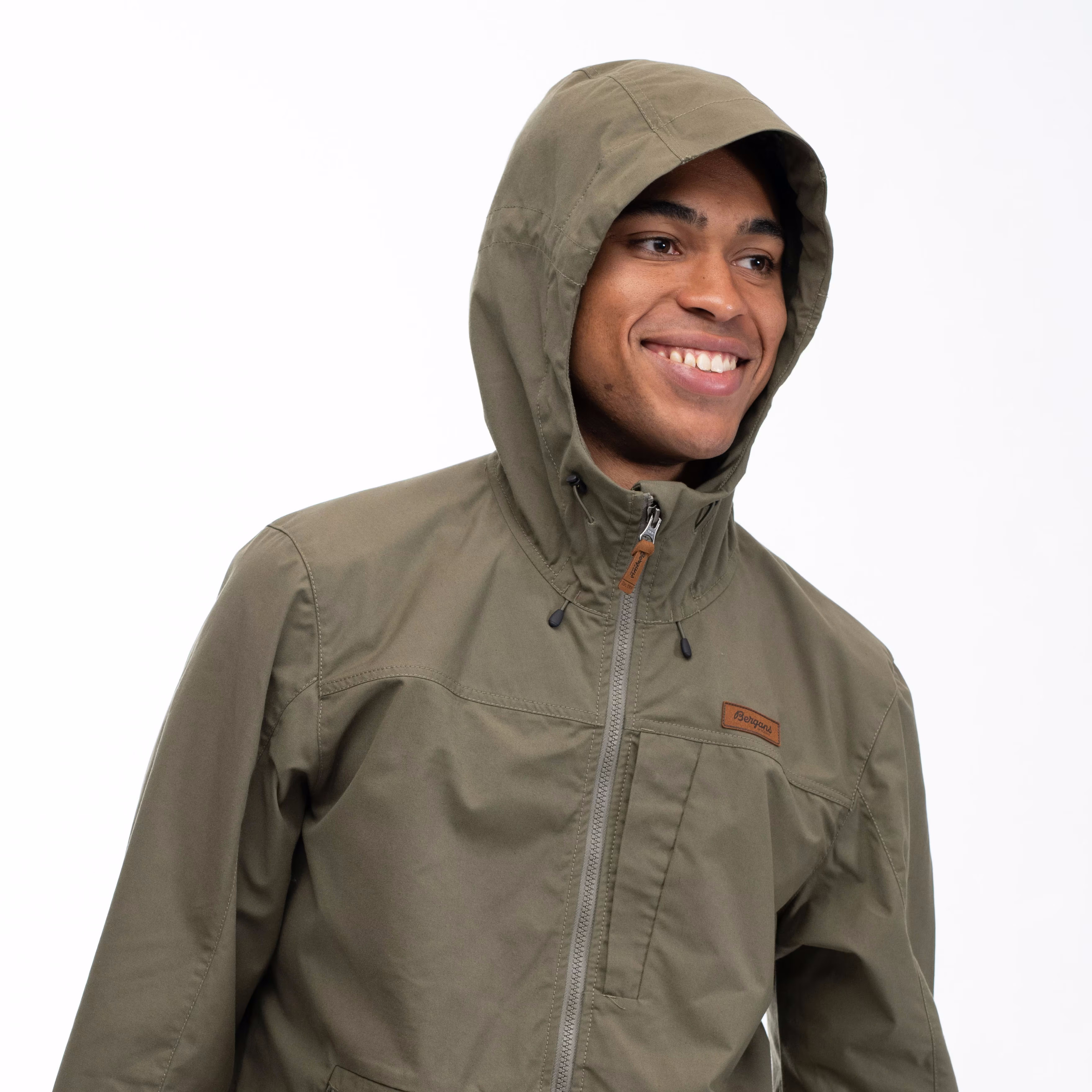 Bergans Men s Nordmarka Leaf Light Wind Jacket Green Mud Buy Bergans Men s Nordmarka Leaf Light Wind Jacket Green Mud here Outnorth