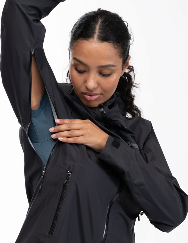 Bergans Women's Skar light 3L Shell Jacket Black Bergans