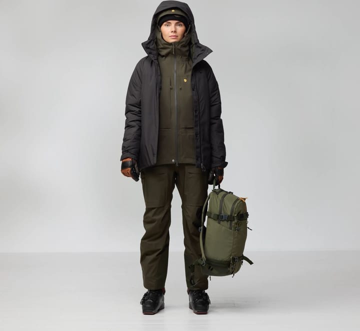 Fjällräven Bergtagen 130 Insulation Jkt W Black-deep Forest Fjällräven