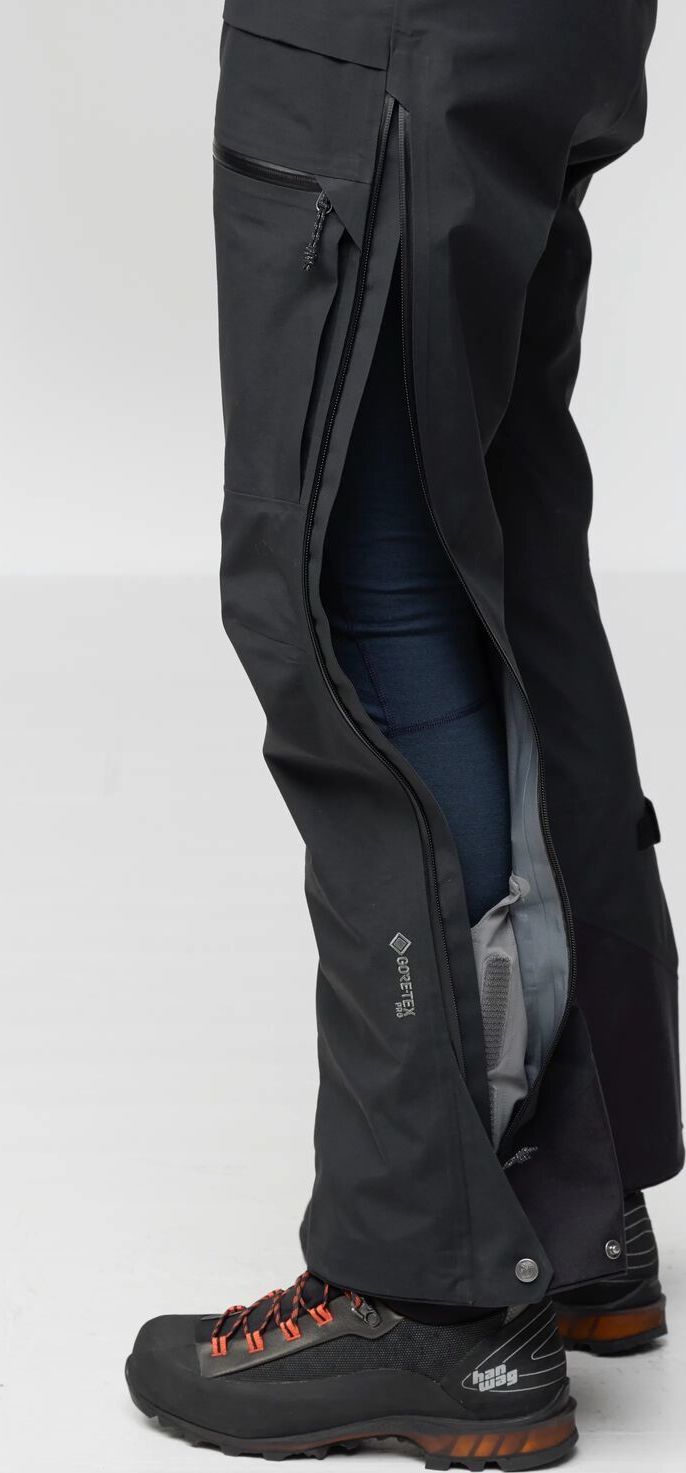Fjällräven Women's Bergtagen GORE-TEX Pro Trousers Black Fjällräven