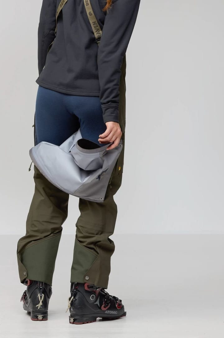 Fjällräven Women's Bergtagen GORE-TEX Touring Trousers Black Fjällräven
