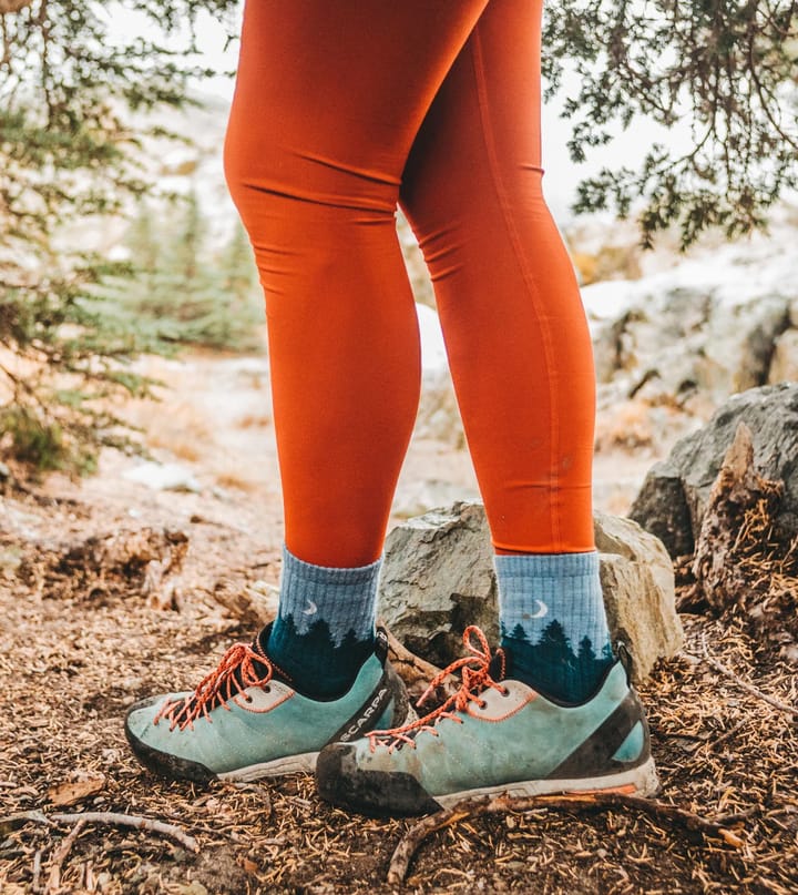 Darn Tough Women's Treeline Micro Crew Cushion Blue Darn Tough Darn Tough Women's Treeline Micro Crew Cushion Blue Darn Tough