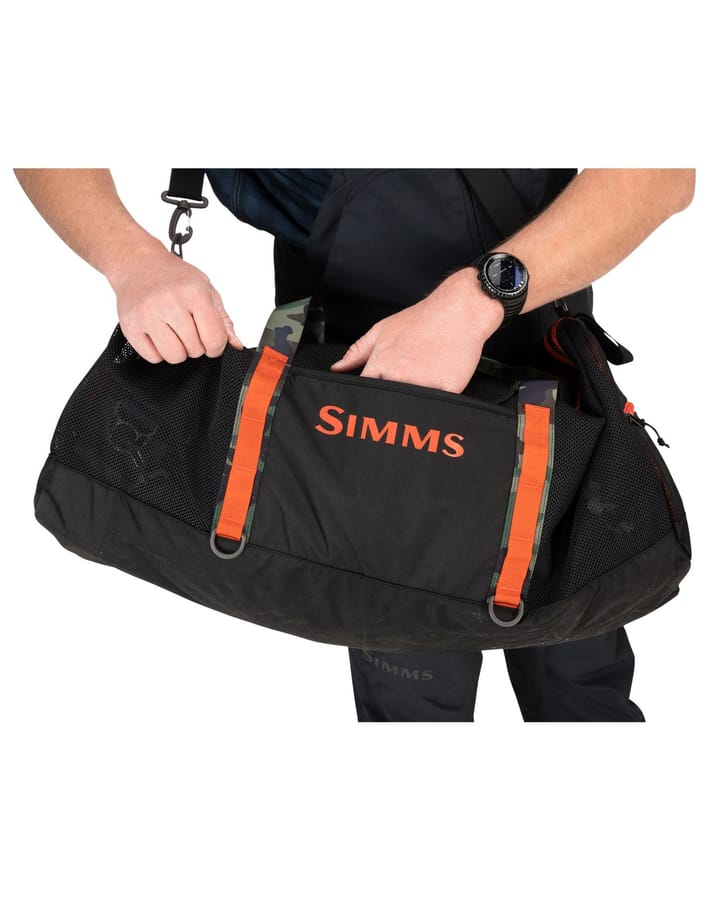 Simms Simms Challenger Mesh Duffel Hex Flow Camo Carbon Simms Simms Simms Challenger Mesh Duffel Hex Flow Camo Carbon Simms