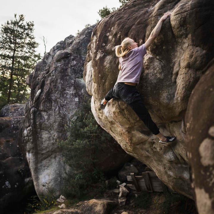 FiveTen Women's Hiangle Climbing Shoes Cloud White/Core Black/Signal Coral FiveTen