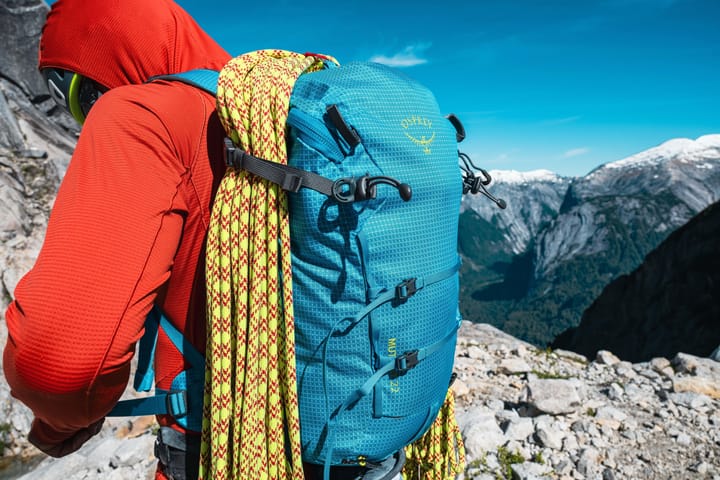 Osprey Mutant 22 Blue Flame Osprey Osprey Mutant 22 Blue Flame Osprey