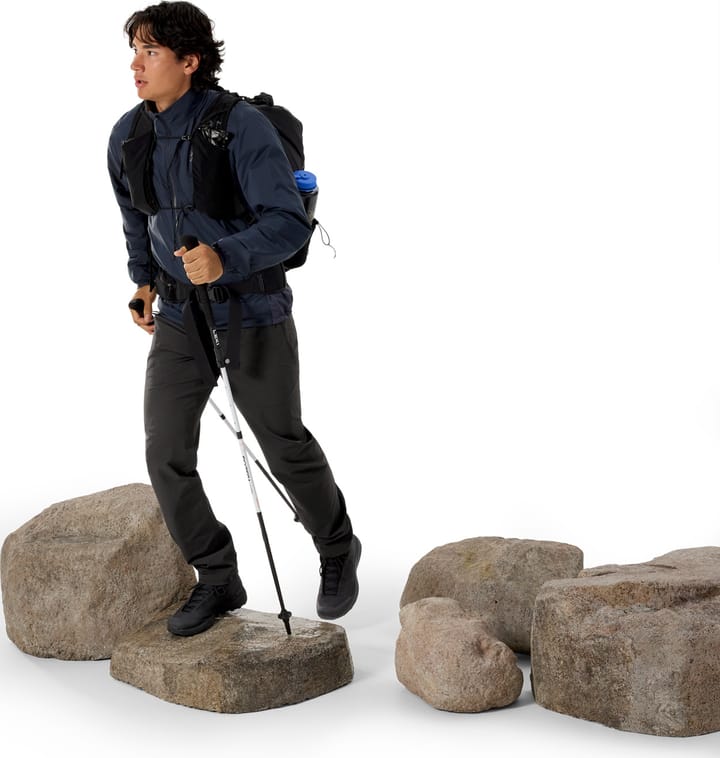 Arc'teryx Men's Atom Jacket Black Sapphire Arc'teryx