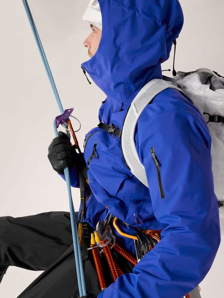 Arc'teryx Men's Alpha SV Jacket Vitality/black Arc'teryx