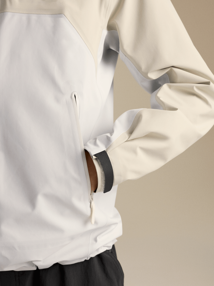 Arc'teryx Women's Beta Jacket Sea Salt/Arctic Silk Arc'teryx