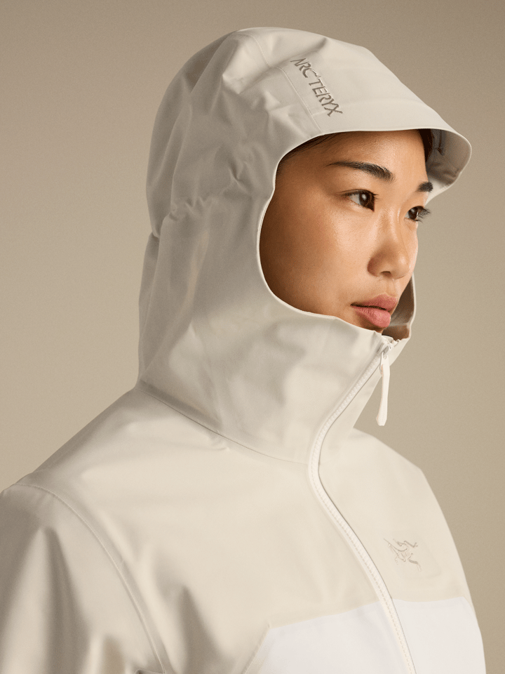 Arc'teryx Women's Beta Jacket Sea Salt/Arctic Silk Arc'teryx