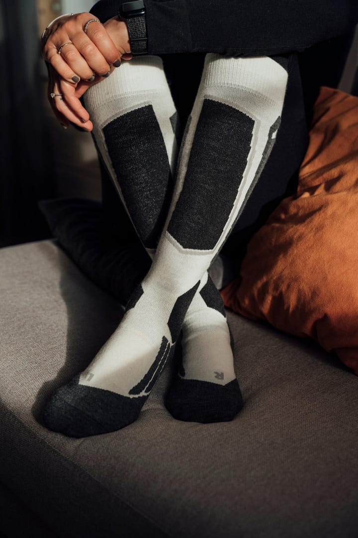 Falke Women's SK2 Skiing Knee-High Socks Off White Falke Falke Women's SK2 Skiing Knee-High Socks Off White Falke