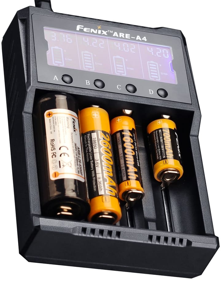 Fenix Fenix Are-A4 Batterilader Smart 4-Kanals Lader Fenix Fenix Fenix Are-A4 Batterilader Smart 4-Kanals Lader Fenix