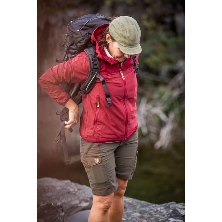Fjällräven Women's Nikka Shorts Curved Suede Brown Fjällräven