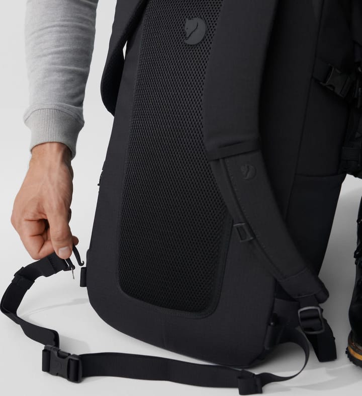 Fjällräven Ulvö Rolltop 30 Black Fjällräven