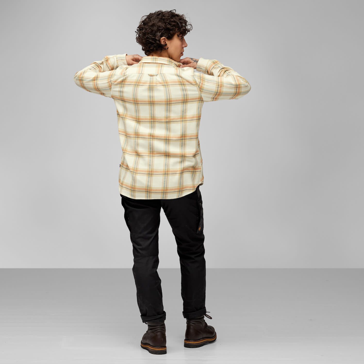 Fjällräven Women's Övik Heavy Flannel Shirt Chalk White-Dune