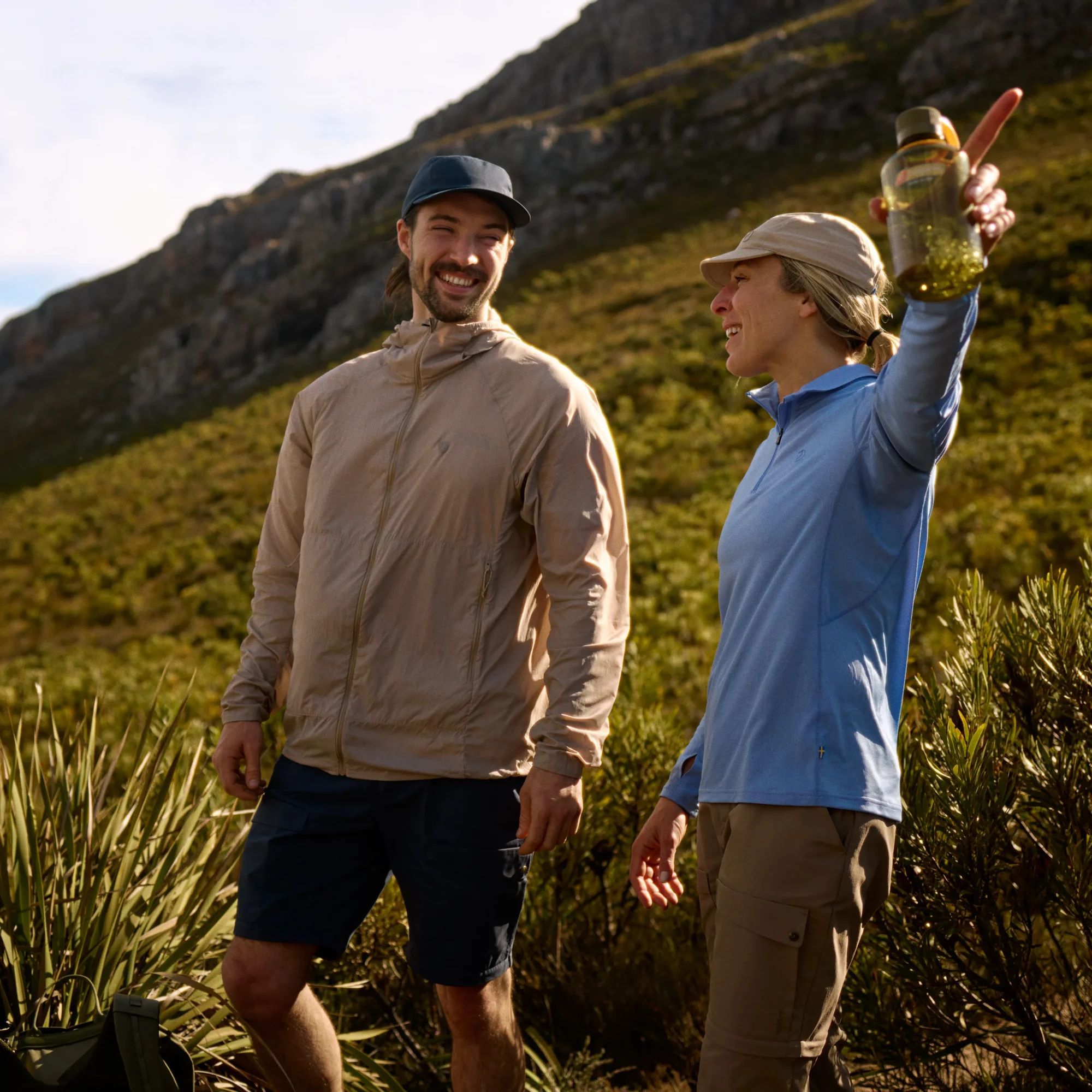 Fjällräven Men's Keb Lätt Wind Jacket Fossil | Buy Fjällräven