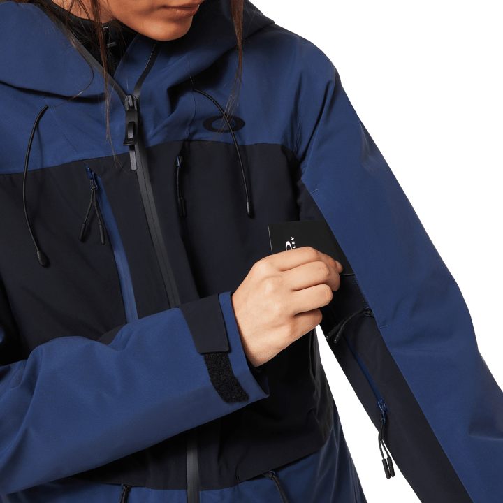 Oakley Women's Kendall RC Shell Jacket Abyss/Black Oakley Oakley Women's Kendall RC Shell Jacket Abyss/Black Oakley