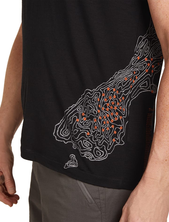 Icebreaker Men's Merino 150 Tech Lite Short Sleeve Scoop Tee 30th Anniversary Black Icebreaker Icebreaker Men's Merino 150 Tech Lite Short Sleeve Scoop Tee 30th Anniversary Black Icebreaker
