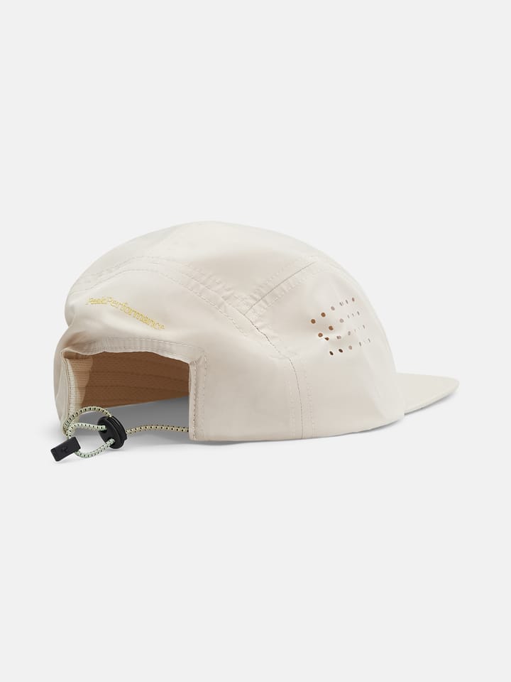 Peak Performance Lightweight Cap Sand Fog Peak Performance