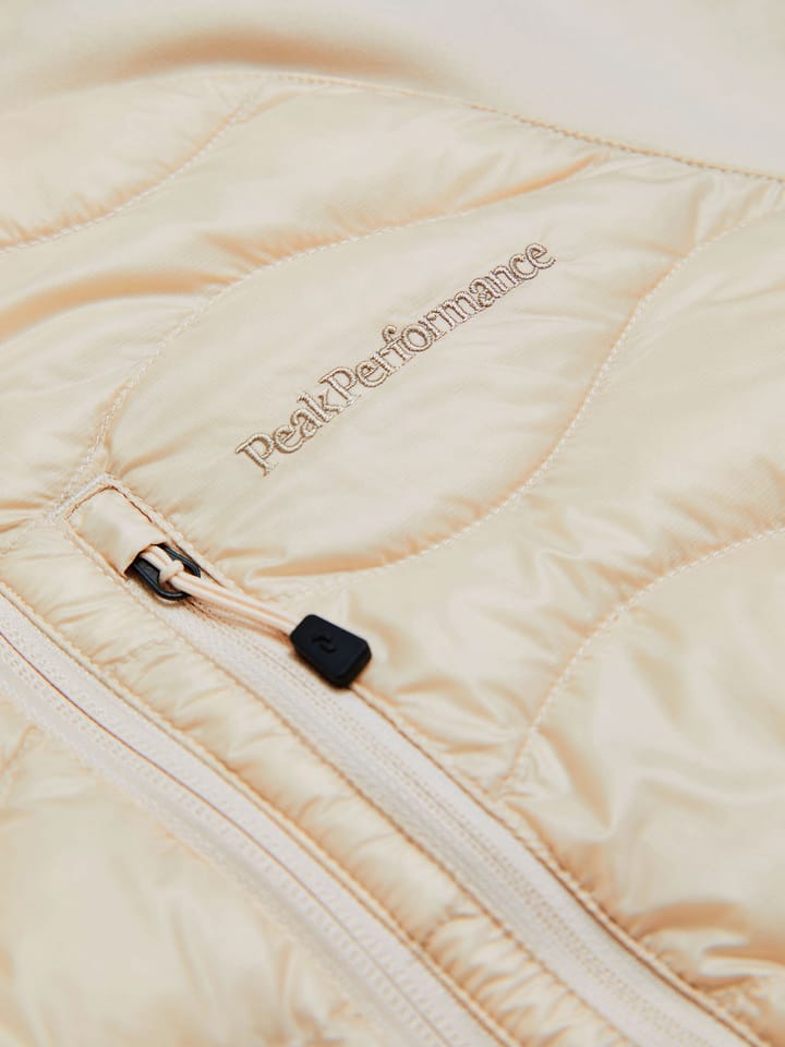 Peak Performance Women's Helium Down Hybrid Hood Sand Fog Peak Performance
