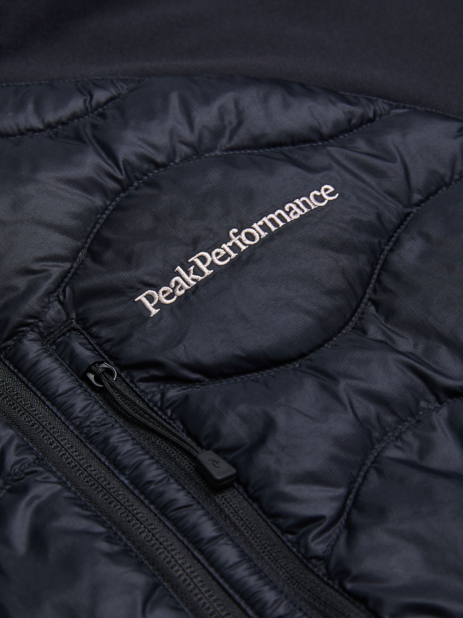 Peak Performance M Helium Down Hybrid Hood Black