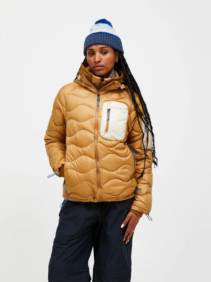 Peak Performance W Helium Utility Down Hood Sierra Sand/sand Fog/ Peak Performance Peak Performance W Helium Utility Down Hood Sierra Sand/sand Fog/ Peak Performance