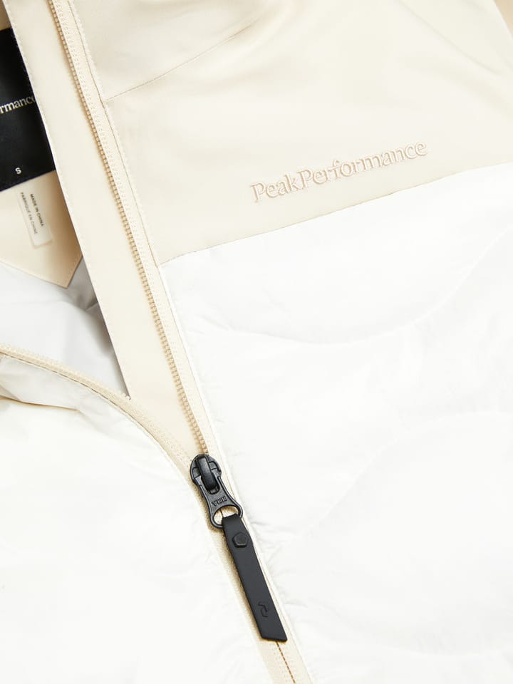 Peak Performance Women's Silverchute Helium Jacket Sand Fog/vintage White/ Peak Performance
