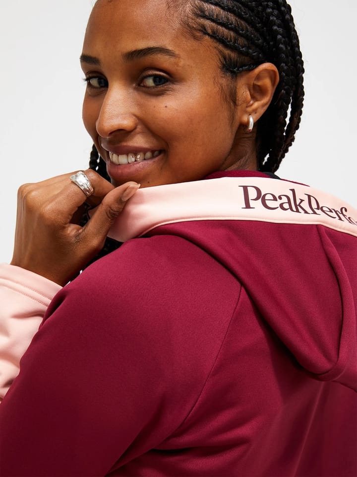 Peak Performance Women's Rider Essentials Zip Hood Vertical Zenith/peach Fuzz Peak Performance Peak Performance Women's Rider Essentials Zip Hood Vertical Zenith/peach Fuzz Peak Performance