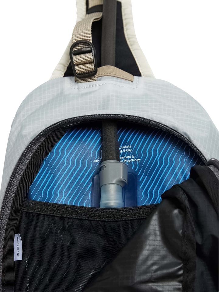 Peak Performance Outdoor Slingbag 4,5 L Summit Smoke Peak Performance