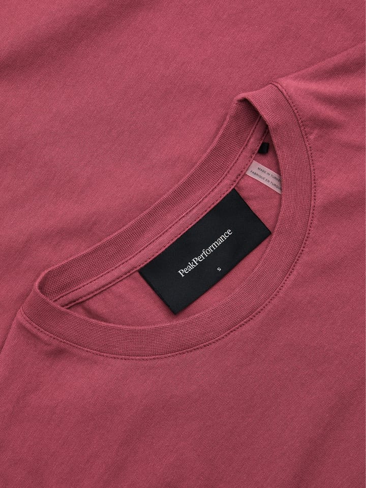 Peak Performance Women's Original Small Logo Tee Wild Rouge Peak Performance