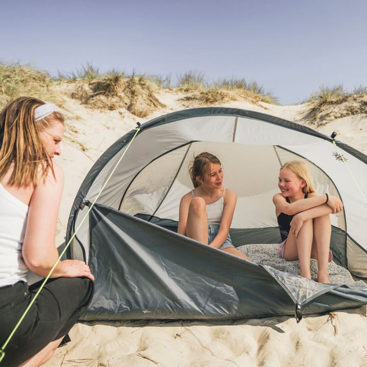 Outwell Eastbourne Beach Shelter Cream White Outwell Outwell Eastbourne Beach Shelter Cream White Outwell